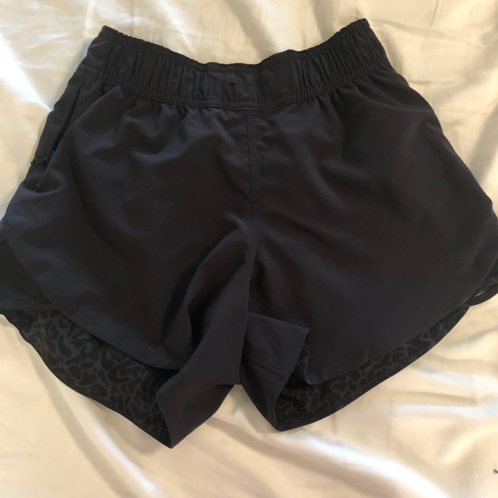 Lululemon reversible black/print shorts